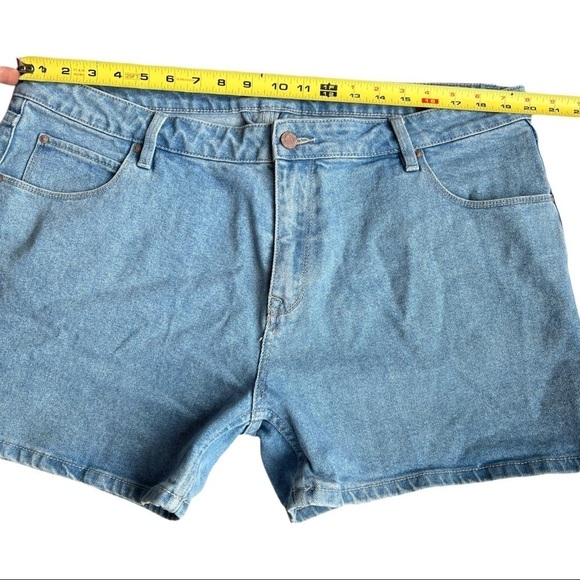 ASOS WOMEN’S PLUS DENIM SHORTS SIZE W40”‎ - Picture 7 of 10